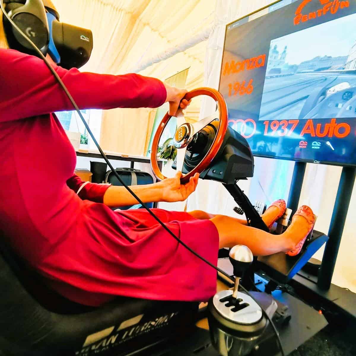 Pronájem simulátorů Classic Cars v Česku. Pronájem klasických automobilových simulátorů - autentický zážitek z historie pro párty událost