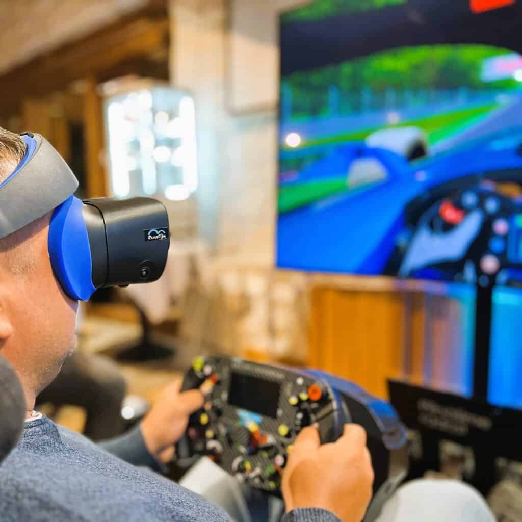 Zážitek vysokého napětí kdekoli s pronájmem simulátoru RoarFun formule E