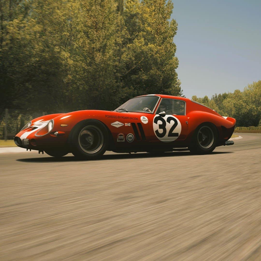 Pronájem simulátoru klasických vozů Monza Ferrari 250 GTO s dodáním. Pronájem historického automobilového simulátoru s dodáním v Česku a na Slovensku.