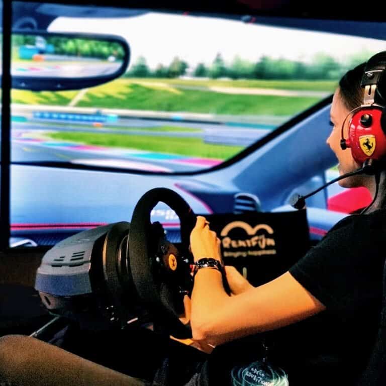 RoarFun homepage - happy lady in racing - Modern Entertainment for children, youth