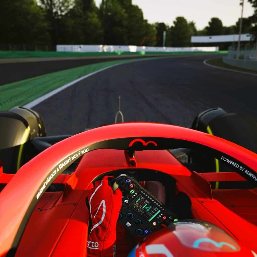 Pronájem závodního simulátoru hybridní Formule Monza v Praze. Pronájem hybridních simulátorů Formule Monza pro firemní oslavy s dodáním se značkou v ČR