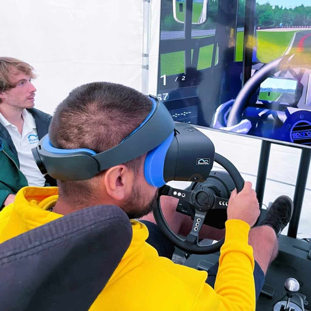 Pronájem virtuální reality pro akce v Liberec, Hradec Králové Olomouc Ostrava. Pronájem VR simulátoru firemní párty akce na klíč s dodáním a obsluhou.