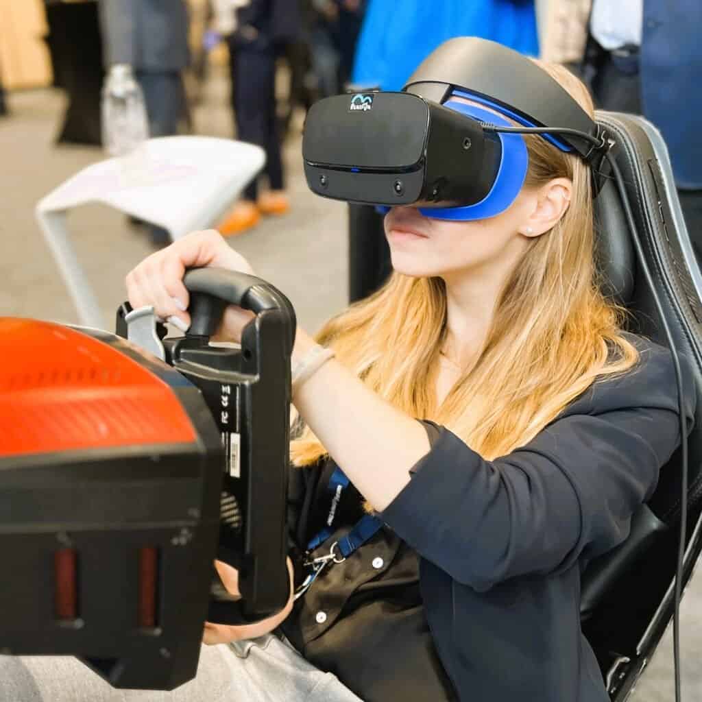 Pronájem závodních VR Praha, Plzeň, Liberec. Pronájem VR zážitků na narozeninovou firemní akci s dodáním