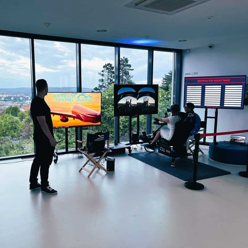 Pronájem Virtuální realita pro akce v Čechách. Pronájem VR simulátoru s dodávkou a podporou na klíč firemní akce Praha, Brno, Karlovy vary