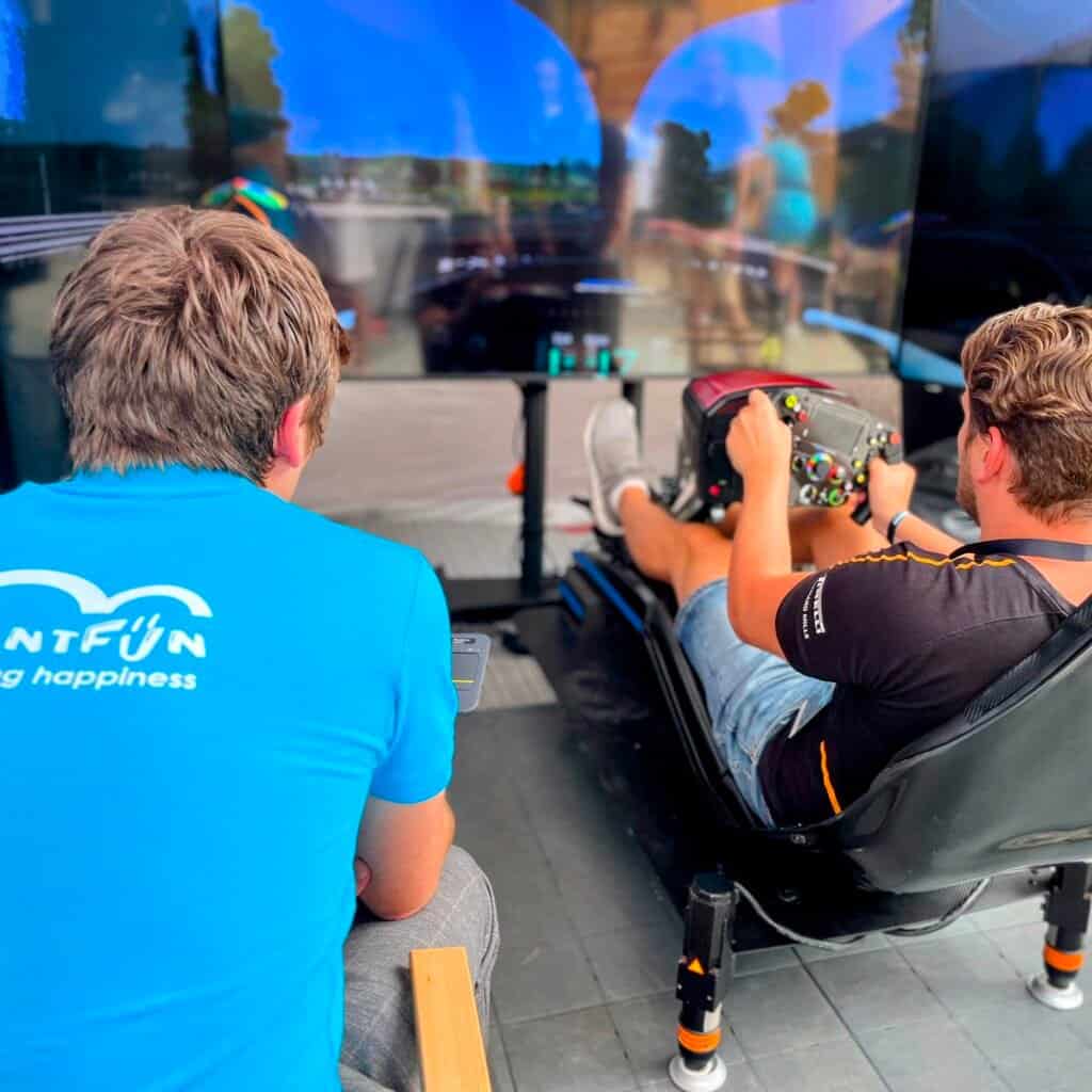 pronájem simulátoru f1 Plzeň. Pronájem simulátorů formule pro firemní teambuilding