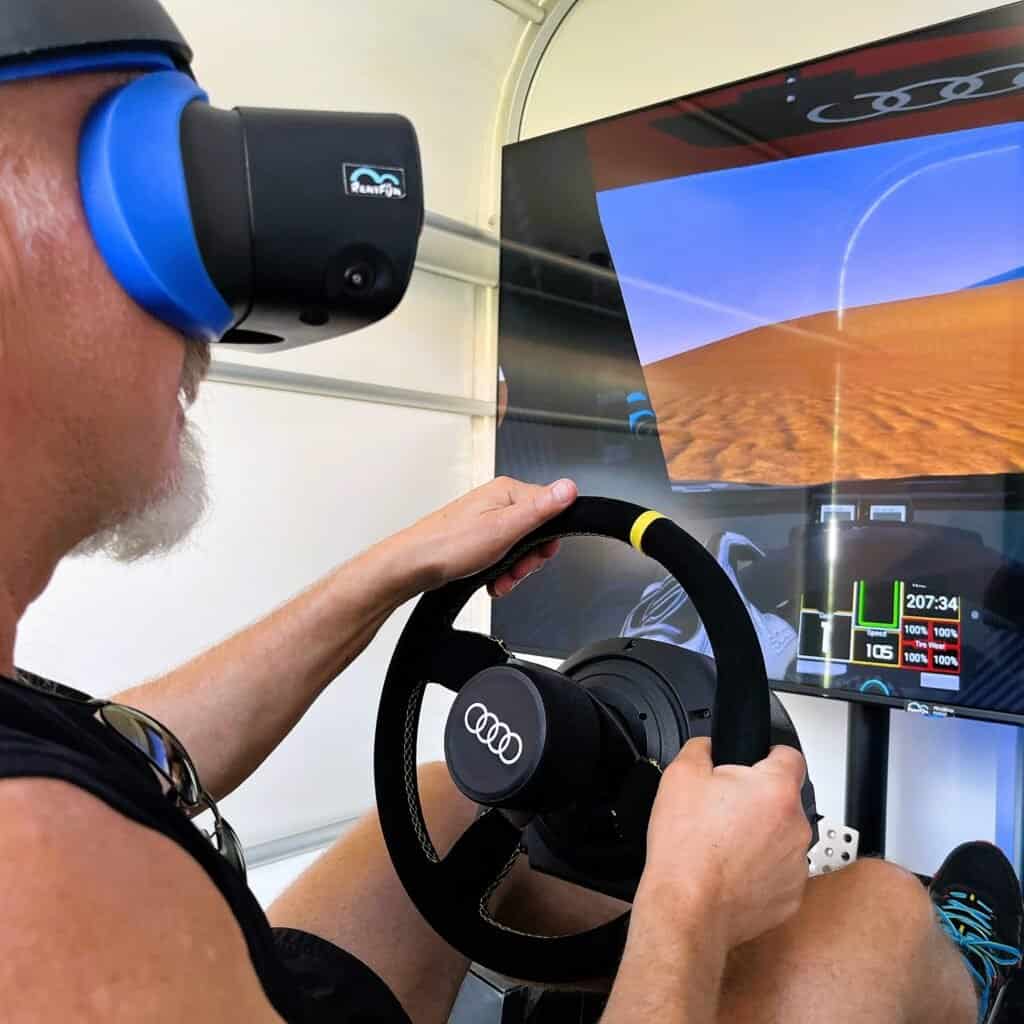 Audi simulátor pohybu v terénu k pronájmu Brno, Praha Pohyb a VR