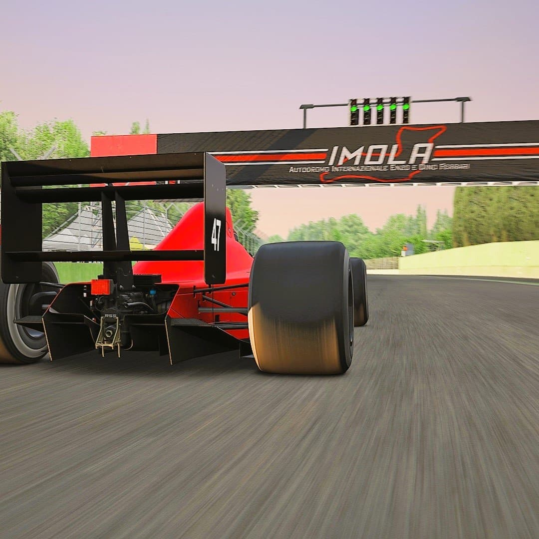 Pronájem závodního simulátoru Formule 1 v Brně. Pronájem simulátorů formule s dodávkou na klíč Brno