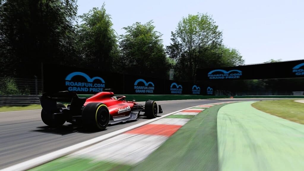Závodní dráha s emotivním zážitkem ze simulátoru formule 1 s brandovanými billboardy.