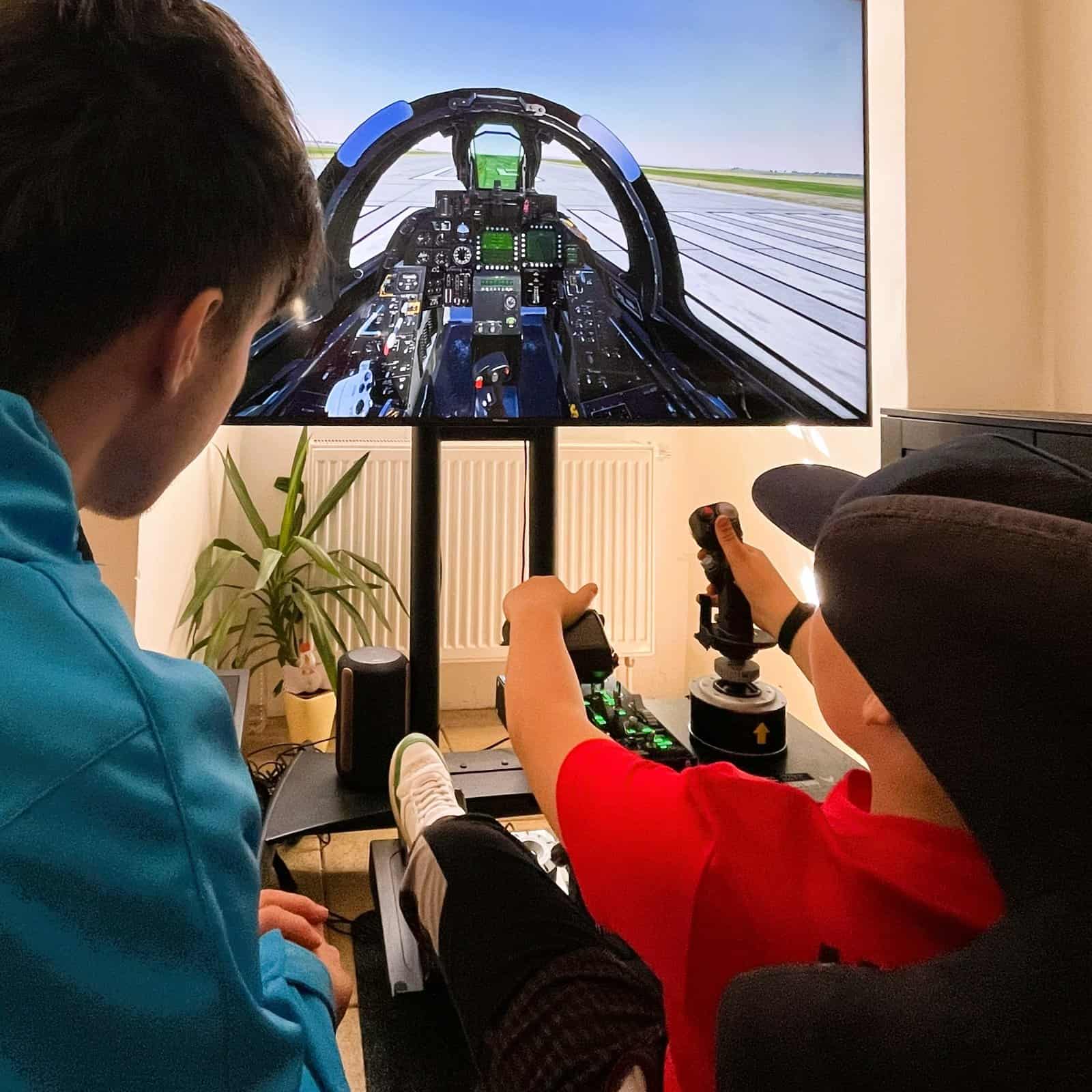 Biskupství Brněnské: ministrantská pouť TopGun simulator pronajem na akce.