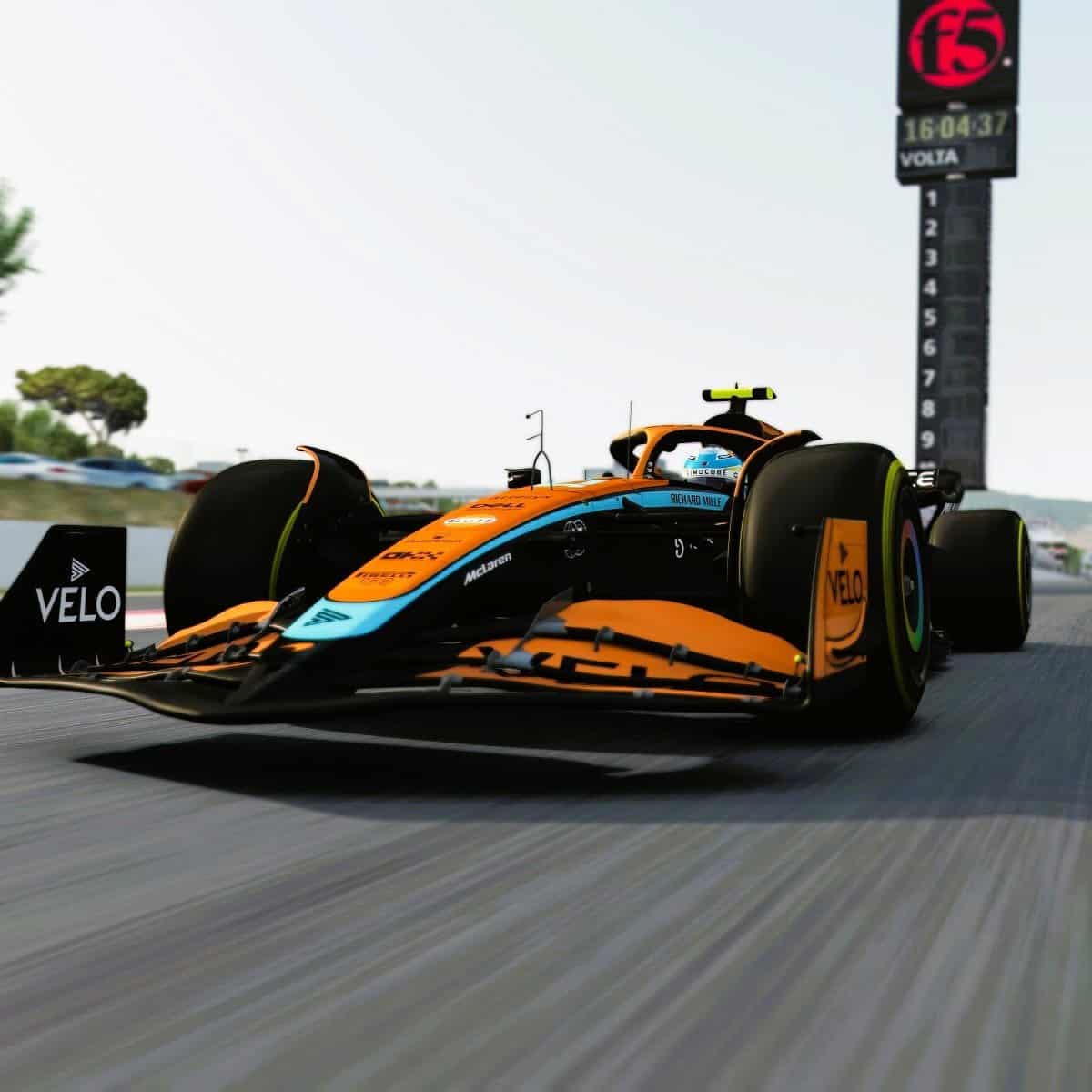 RoarFun Arrow pridani logo a branding na zavodni simulator F5.