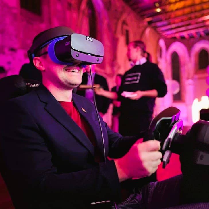 Pronájem moderního zábavního simulátoru pro teambuilding v Rakousku Vídeň. Pronájem interaktivní zábavy pro firemní akce na klíč v Evropské unii s obsluhou