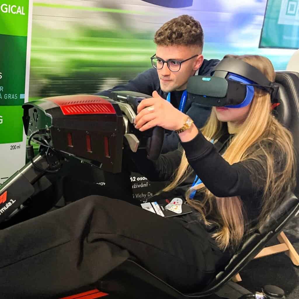VR formule simulator brno.